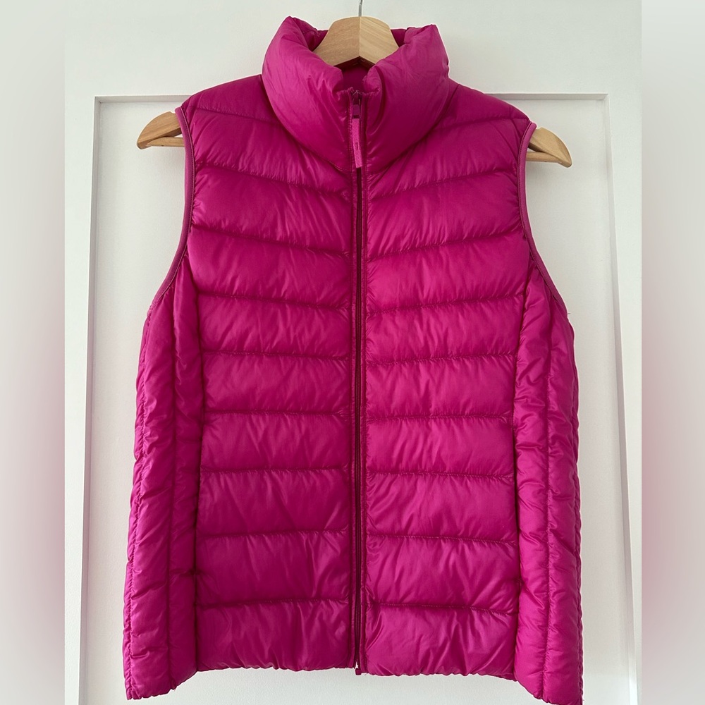 Uniqlo Lightweight puffer vest, Size Small